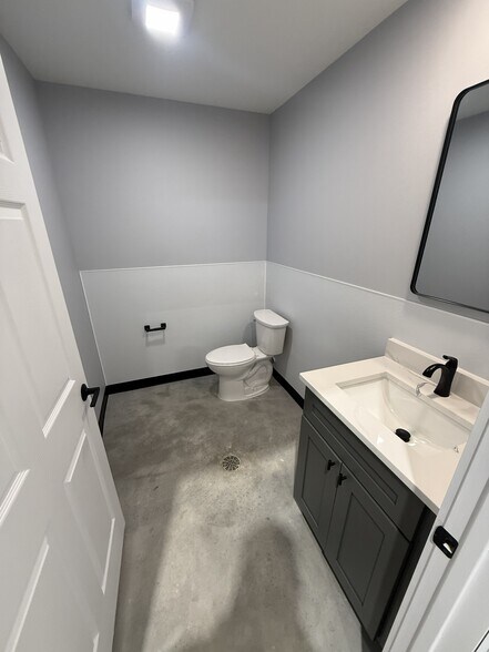 More Photos Of 699 Hopewell Dr, Heath Unknown For Lease