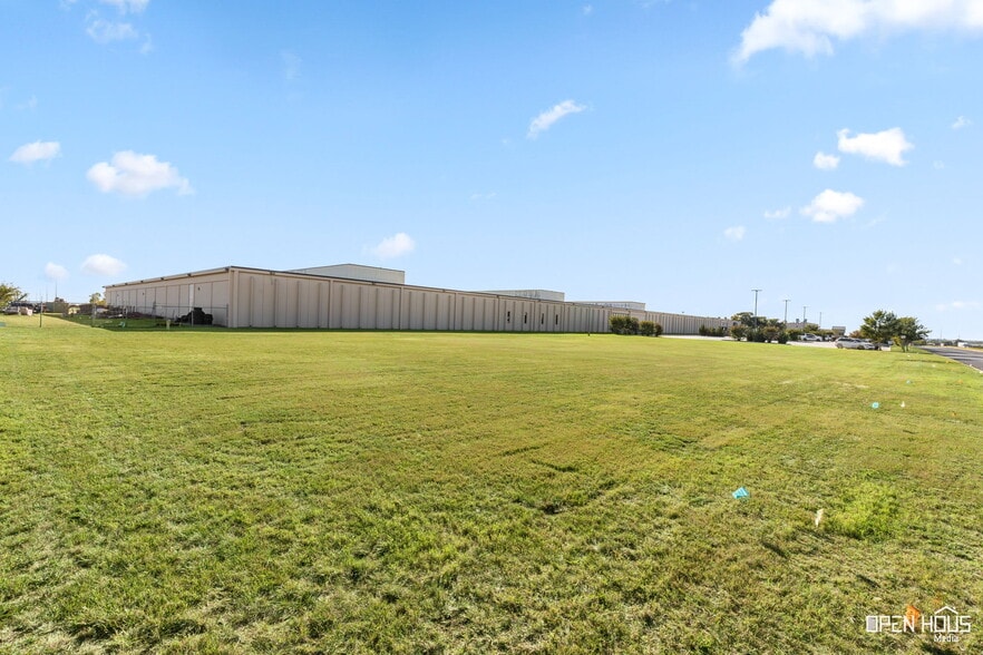 More Photos Of 2813 Central Fwy E, Wichita Falls Industrial For Sale
