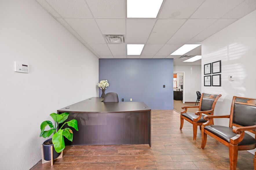 More Photos Of 3600 Rodeo Ln, Santa Fe Medical For Sale