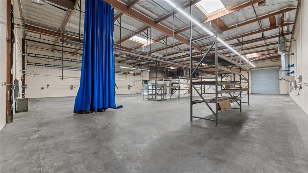 More Photos Of 9262 Bally Ct, Rancho Cucamonga Warehouse For Lease