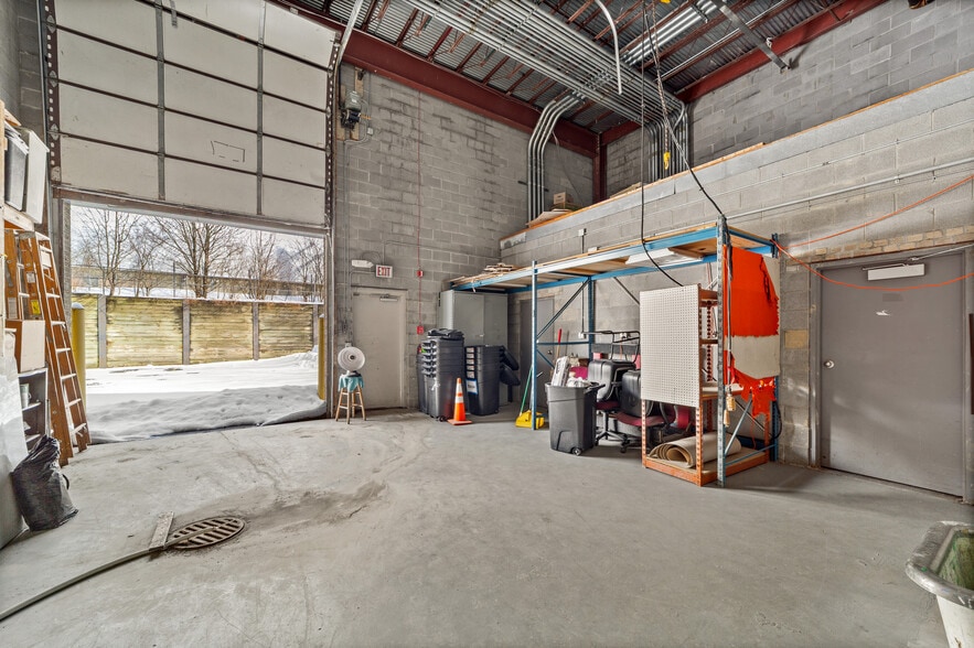 More Photos Of 23330 Commerce Park, Beachwood Office For Sale