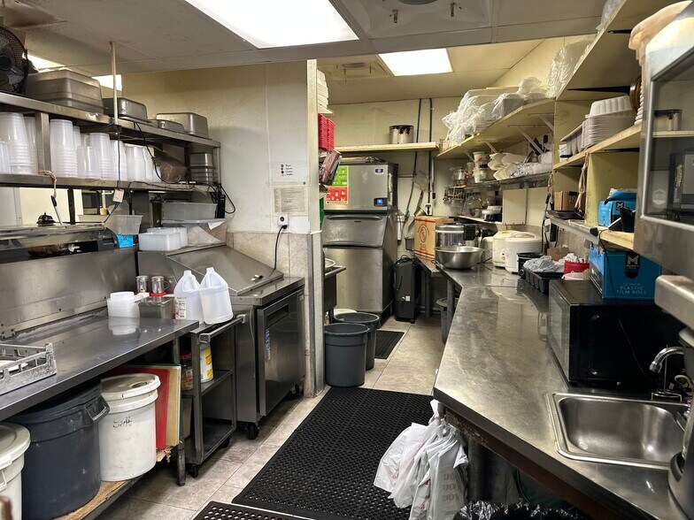 More Photos Of 5517 Menchaca Rd, Austin Restaurant For Sale