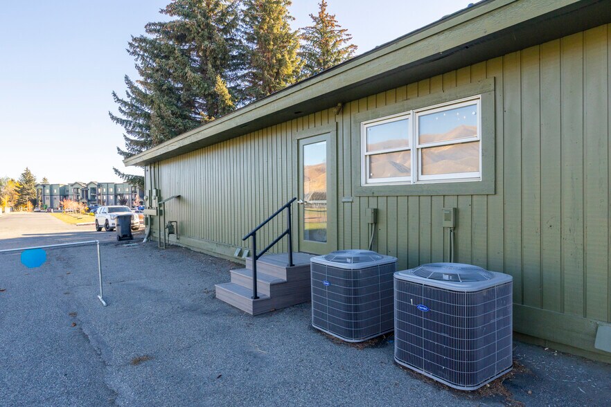 More Photos Of 21 E Maple St, Hailey Office For Sale