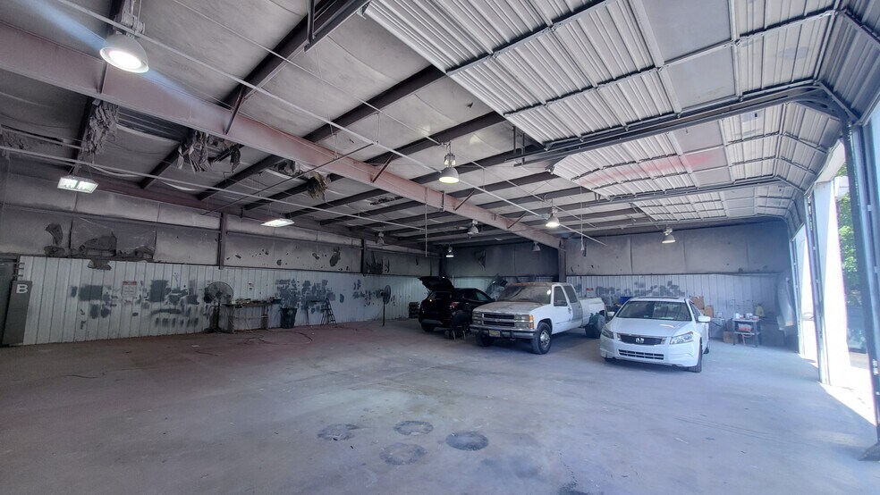 More Photos Of 1201 Manchester Expy, Columbus Auto Repair For Sale