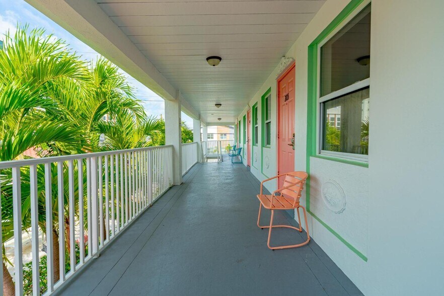 More Photos Of 333 Hamden Dr, Clearwater Beach Hotel For Sale