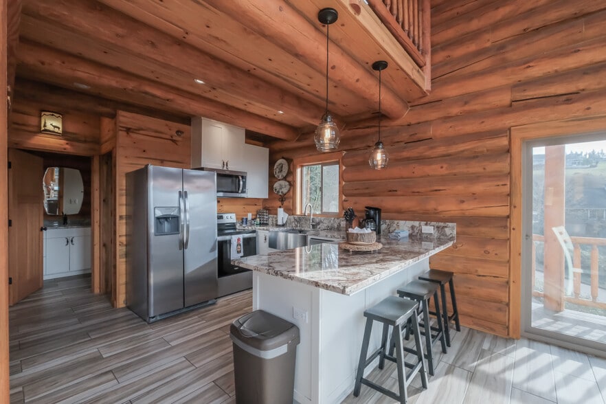 More Photos Of 6331 Lake Pointe Wy, Sweet Home Lodge Meeting Hall For Sale