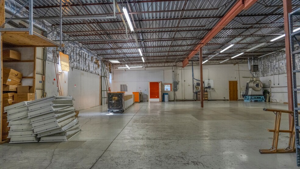 More Photos Of 2737 W 2nd Ave, Denver Warehouse For Lease