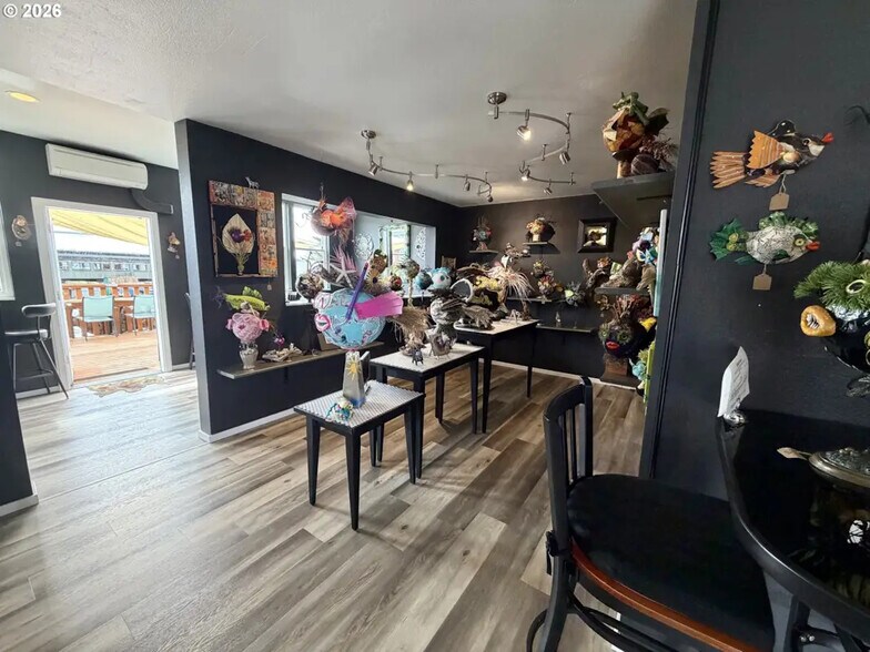 More Photos Of 404 Garibaldi (Hwy 101), Garibaldi General Retail For Sale