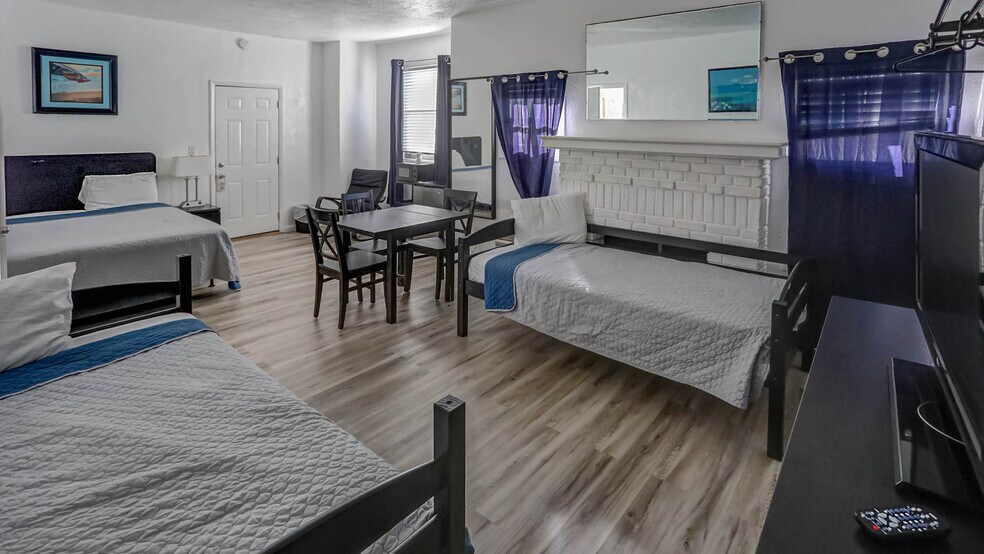 More Photos Of 1419 S Federal Hwy, Hollywood Hotel For Sale
