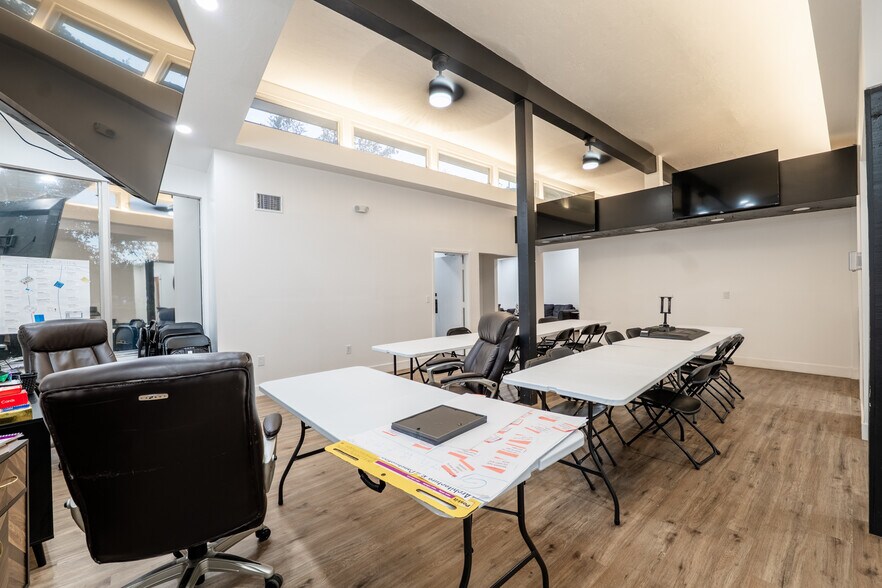 More Photos Of 3616 Broadway Ave, Fort Myers Medical For Sale