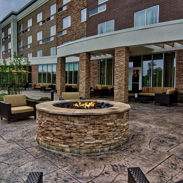 More Photos Of 30 Shaner Dr, Bridgeport Hotel For Sale