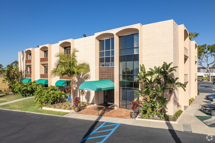 Primary Photo Of 881 Dover Dr, Newport Beach Medical For Lease