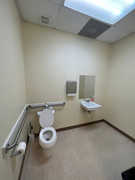 More Photos Of 2000 Sam Rittenberg Blvd, Charleston Office For Lease