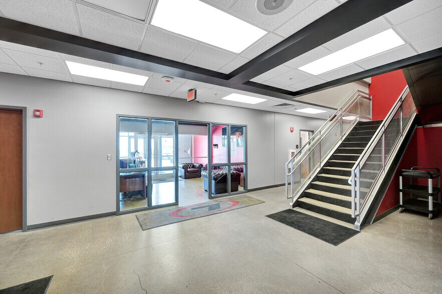 More Photos Of 7104 W County Road 116, Midland Warehouse For Lease