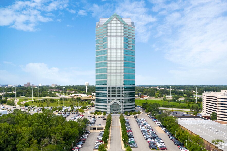 More Photos Of 1 Tower Ln, Oakbrook Terrace Office For Sale