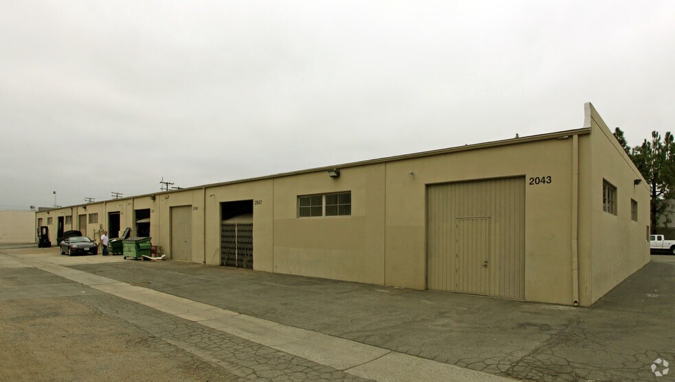 More Photos Of 2043-2063 S Lyon St, Santa Ana Light Manufacturing For Lease