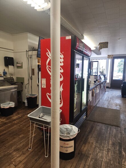 More Photos Of 433 Main St, Frankfort General Retail For Sale