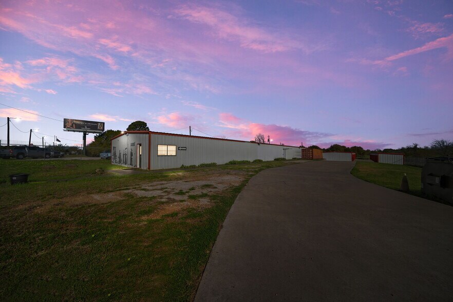 More Photos Of 8775 Highway 290 E, Chappell Hill Self Storage For Sale