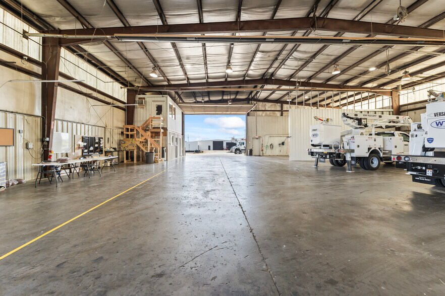 More Photos Of 2606 E Rock Haven Rd, Harrisonville Light Manufacturing For Lease
