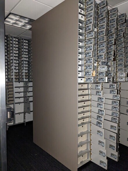 More Photos Of 18505 Champion Forest Dr, Spring Bank For Sale