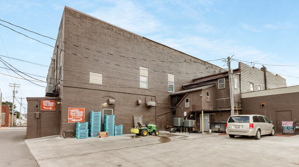 More Photos Of 1418 Main St, Bloomer Restaurant For Sale