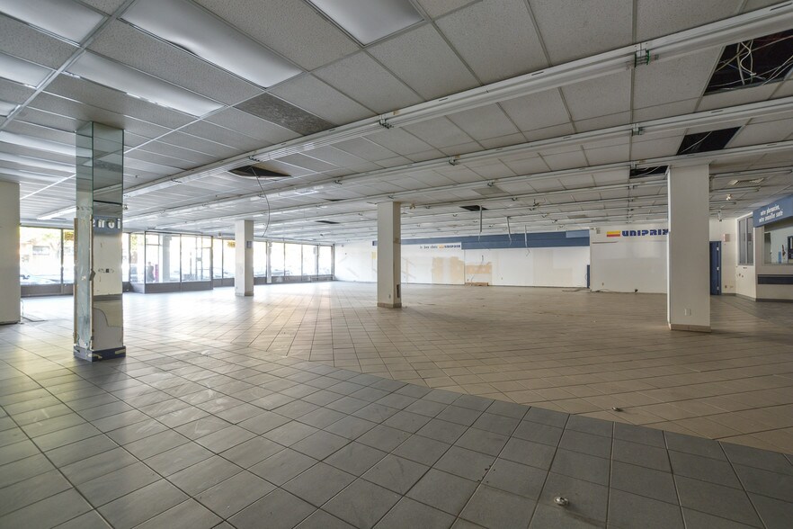 More Photos Of 6490-6498 Rue Beaubien E, Montréal Storefront Retail Office For Lease