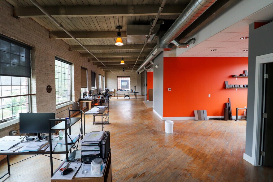 More Photos Of 1739 Elizabeth Ave NW, Grand Rapids Flex For Sale