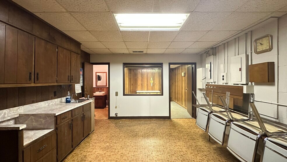 More Photos Of 7705 67th St S, Birmingham Flex For Lease