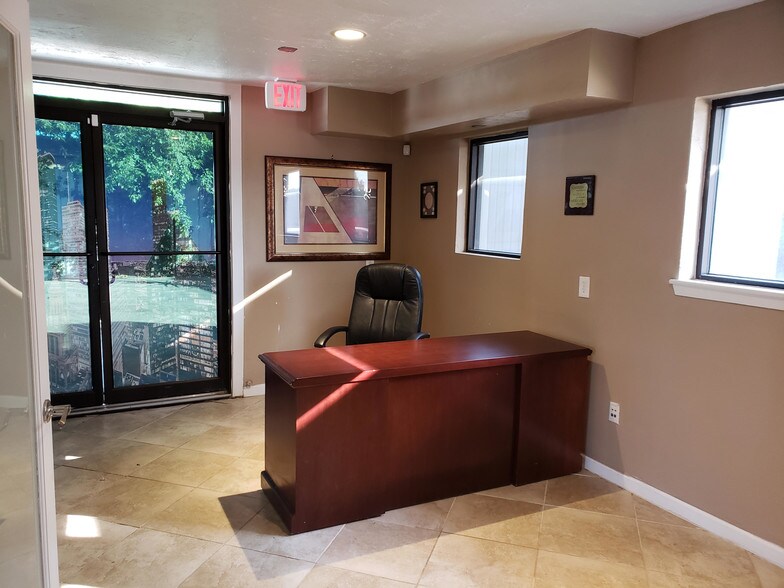 More Photos Of 2003 Hwy 90, Missouri City Freestanding For Lease