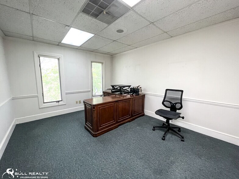 More Photos Of 200 Market Pl, Roswell Office Residential For Lease