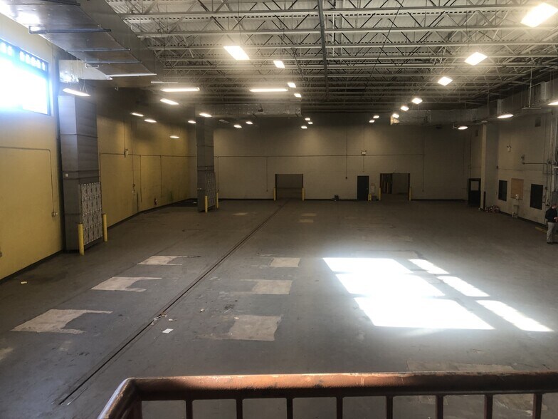 More Photos Of 1 E Main St, Ephrata Warehouse For Lease