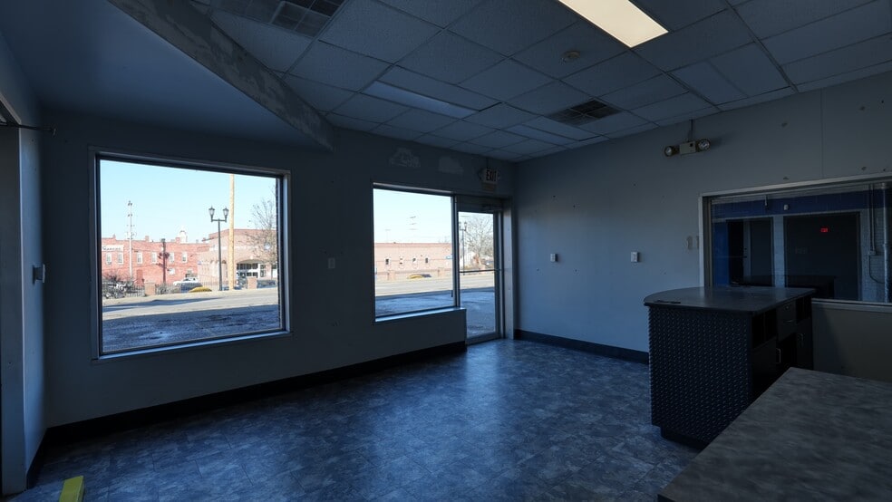 More Photos Of 1105 Wheeling Ave, Cambridge Auto Repair For Sale