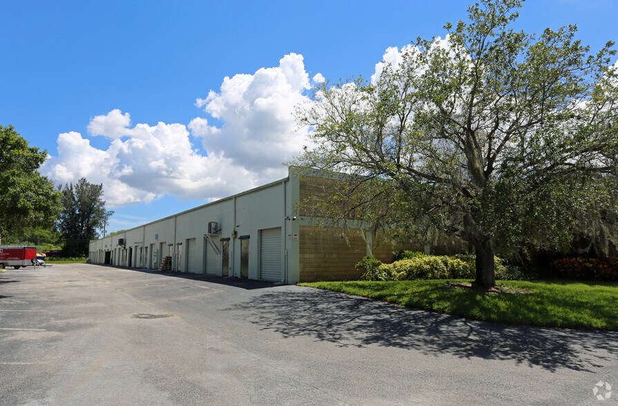 More Photos Of 3734 131st Ave N, Clearwater Warehouse For Lease