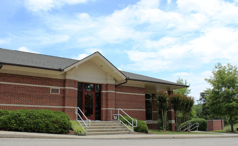 More Photos Of 1320 Dowell Springs Blvd, Knoxville Office For Lease