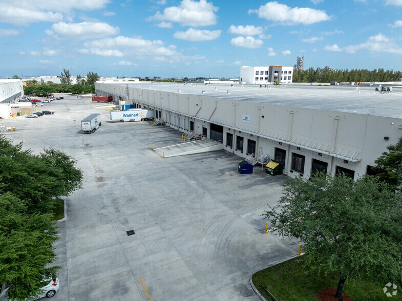 More Photos Of 12600-12608 NW 115th Ave, Medley Industrial For Sale