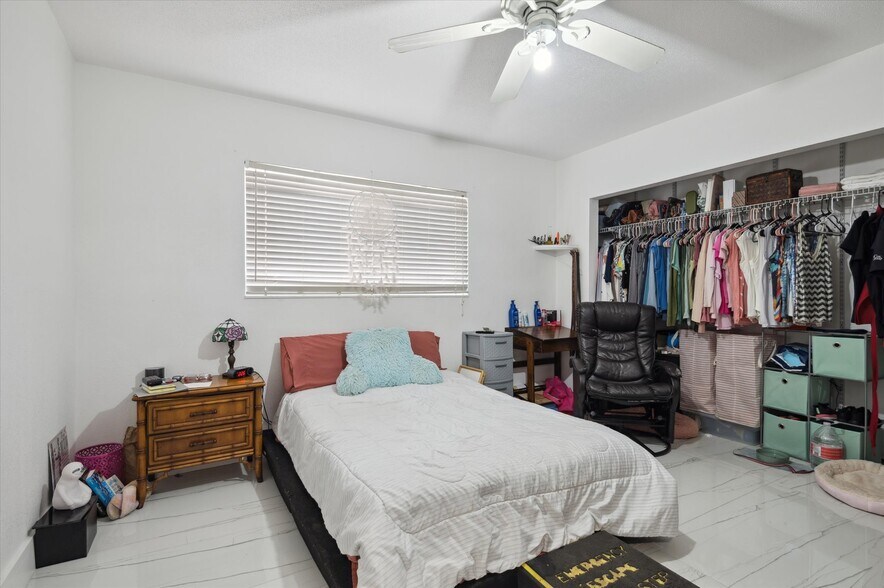 More Photos Of 1715 SW 21st St, Fort Lauderdale Multifamily For Sale