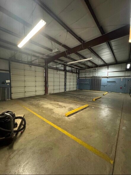 More Photos Of 3000 Industrial Dr, Freeport Refrigeration Cold Storage For Sale