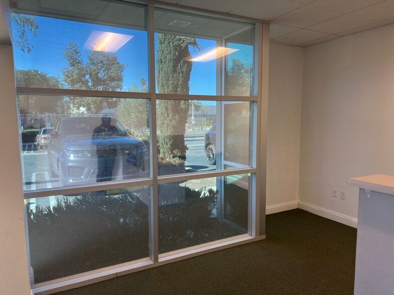 More Photos Of 7500-7536 Tyrone Ave, Van Nuys Service For Lease