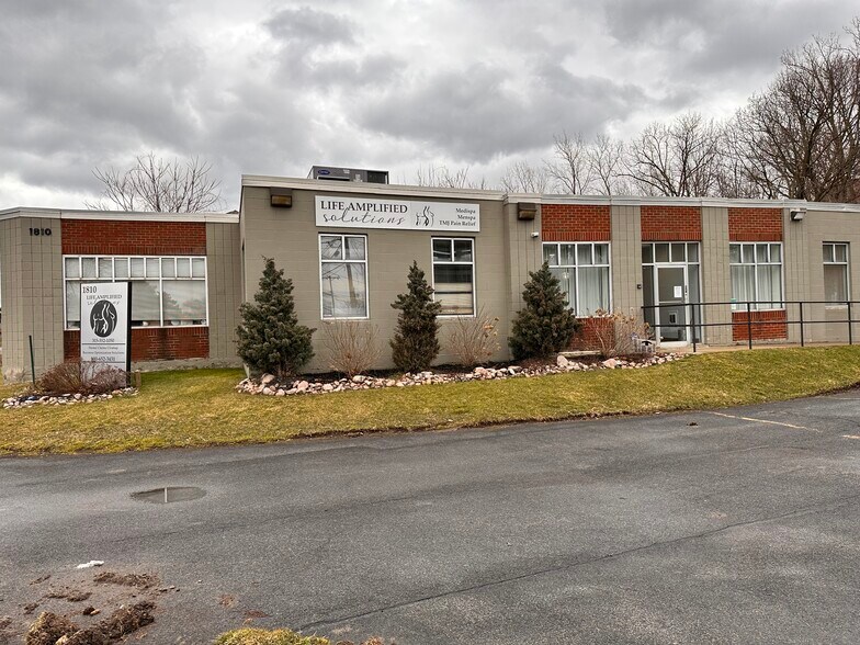 More Photos Of 1810 Erie Blvd E, Syracuse Office For Sale
