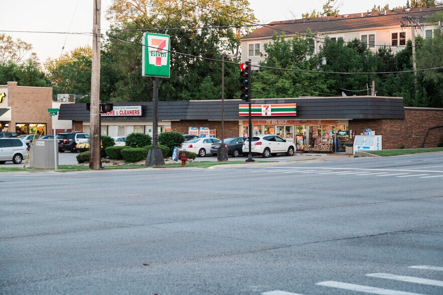 More Photos Of 737-753 W Palatine Rd, Palatine Convenience Store For Sale