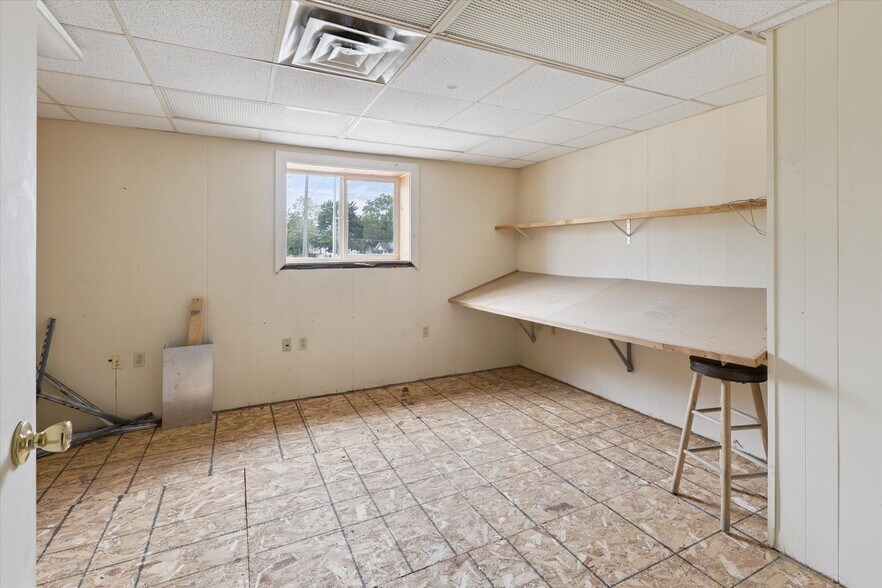 More Photos Of 211 Lee St, Saginaw Manufacturing For Sale