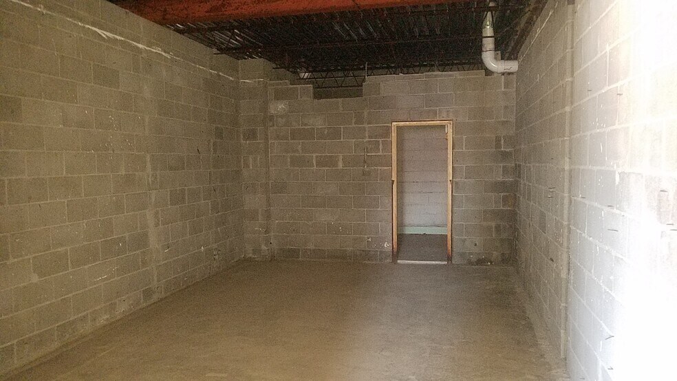 More Photos Of 502-514 6th St N, Texas City General Retail For Sale