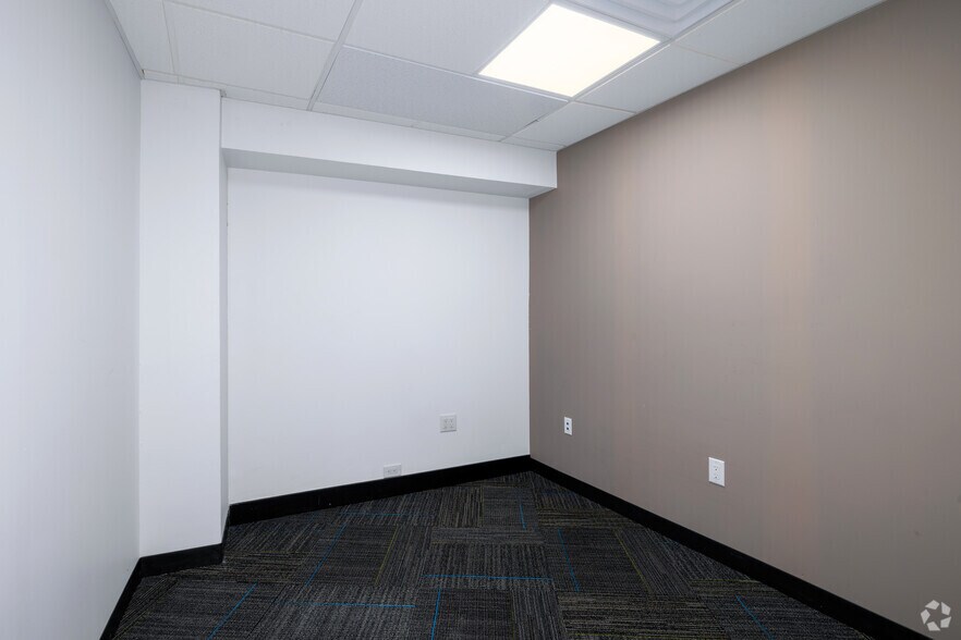 Photo of 9th Floor Ste 910