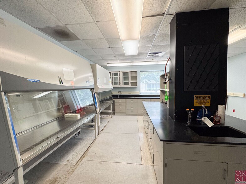 More Photos Of 35 NE Industrial Rd, Branford Research And Development For Lease