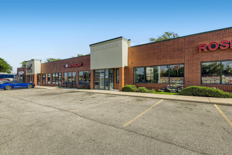 More Photos Of 110-154 W Irving Park Blvd, Bensenville General Retail For Lease