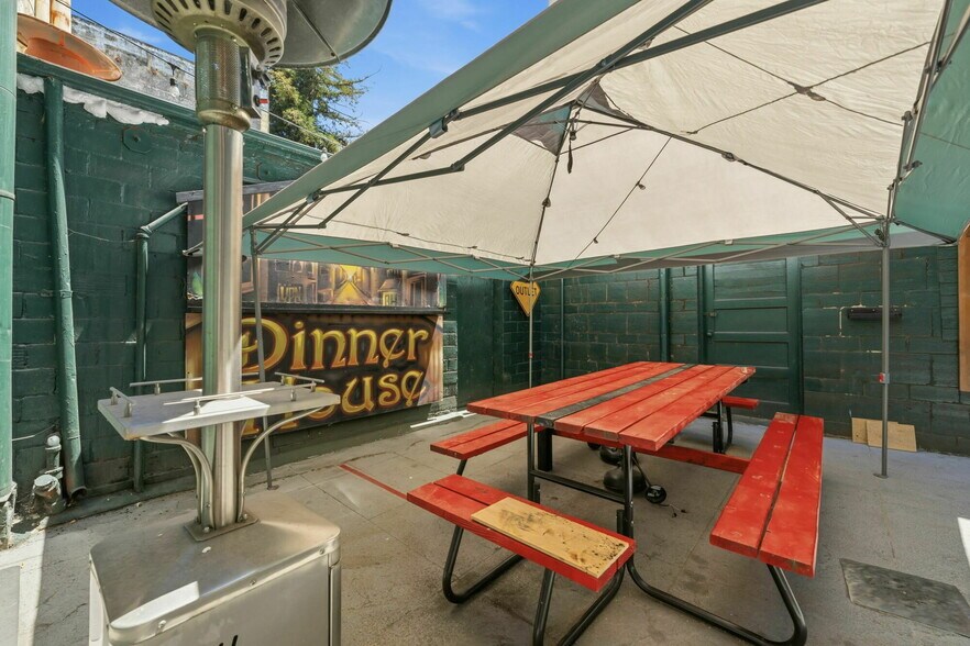 More Photos Of 329 14th St, Oakland Restaurant For Sale