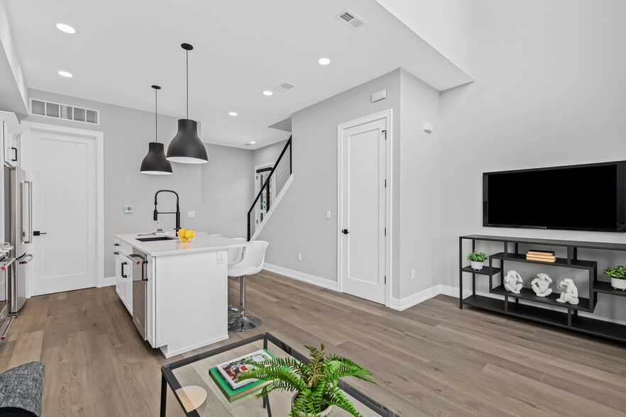 More Photos Of 460 W Tienken Rd, Rochester Hills Apartments For Sale