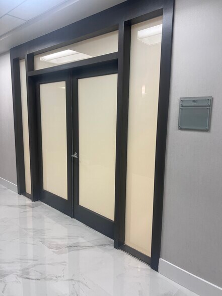 More Photos Of 150 SE 2nd Ave, Miami Office Residential For Sale
