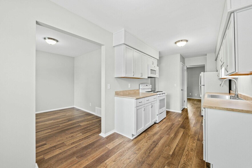 More Photos Of 4855 Wickford Dr E, Sylvania Apartments For Sale