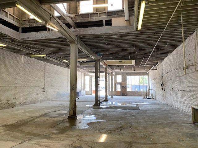 More Photos Of 939 W 8th St, Kansas City Warehouse For Lease